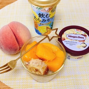 桃と焼き菓子といちごジャム入りアイスティーのセット